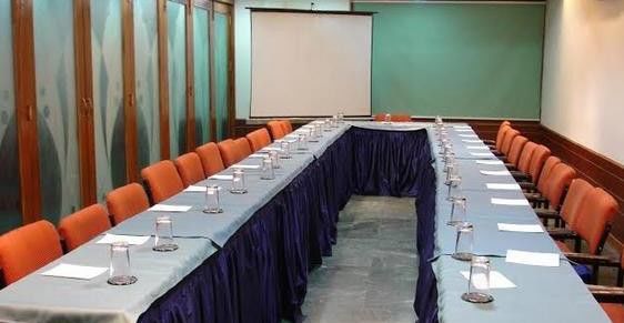 Oyo 15791 Flagship Hotel Executive Hazratganj Лакнау Екстериор снимка
